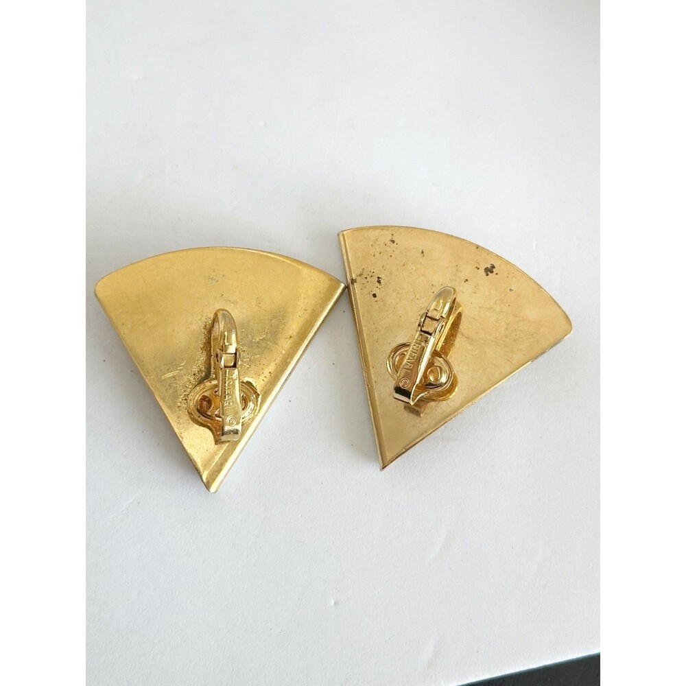 Crown Trifari Signed Earrings Clip on Gold Tone White Enamel Triangles - Picture 4 of 6
